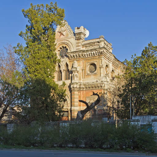 Караимская кенаса)